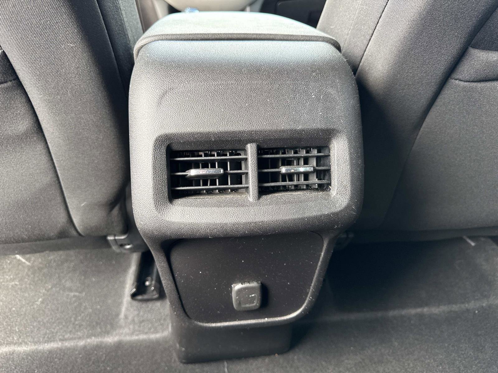 Used 2018 Chevrolet Equinox LS image 30