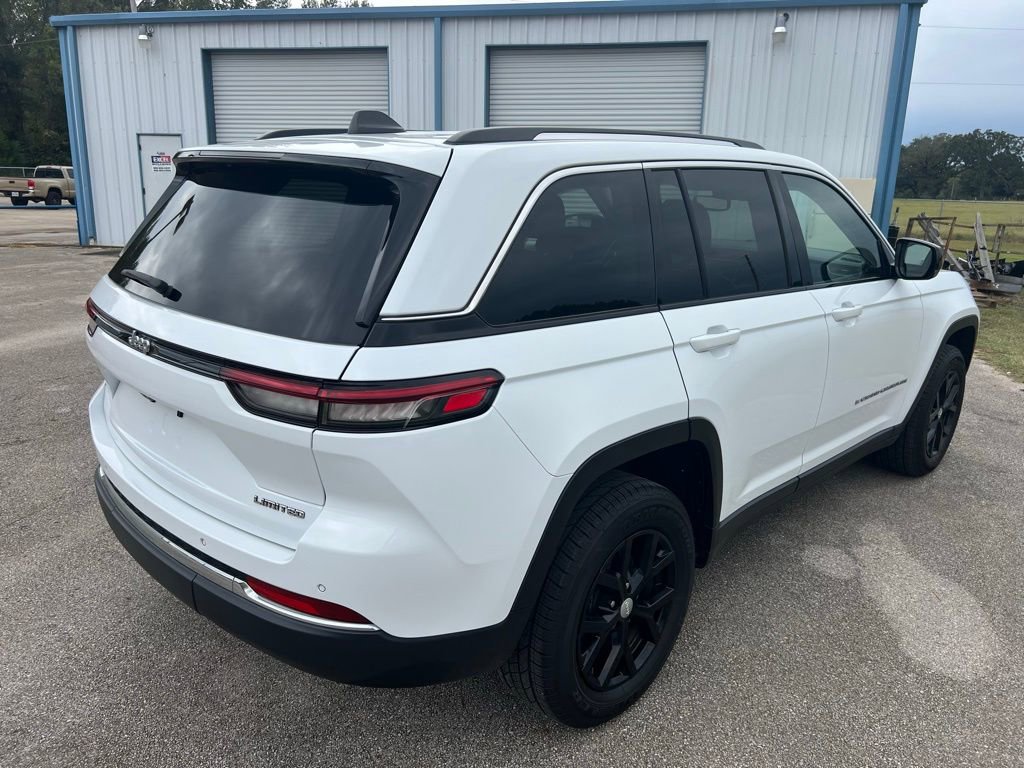 Used 2022 Jeep Grand Cherokee Limited image 6