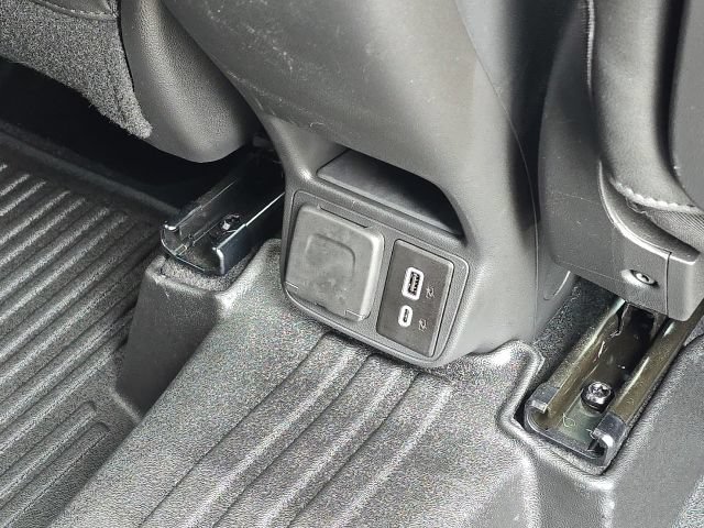 Used 2025 Chevrolet TrailBlazer RS w/ Convenience Package AWD/4WD image 18