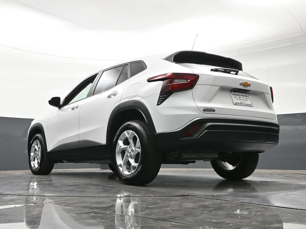 Certified 2025 Chevrolet Trax LS w/ LS Convenience Package FWD image 26