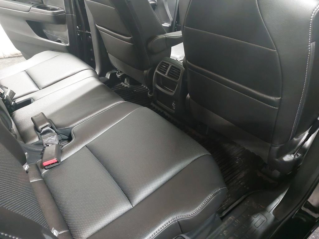 Used 2023 Honda Passport EX-L image 11
