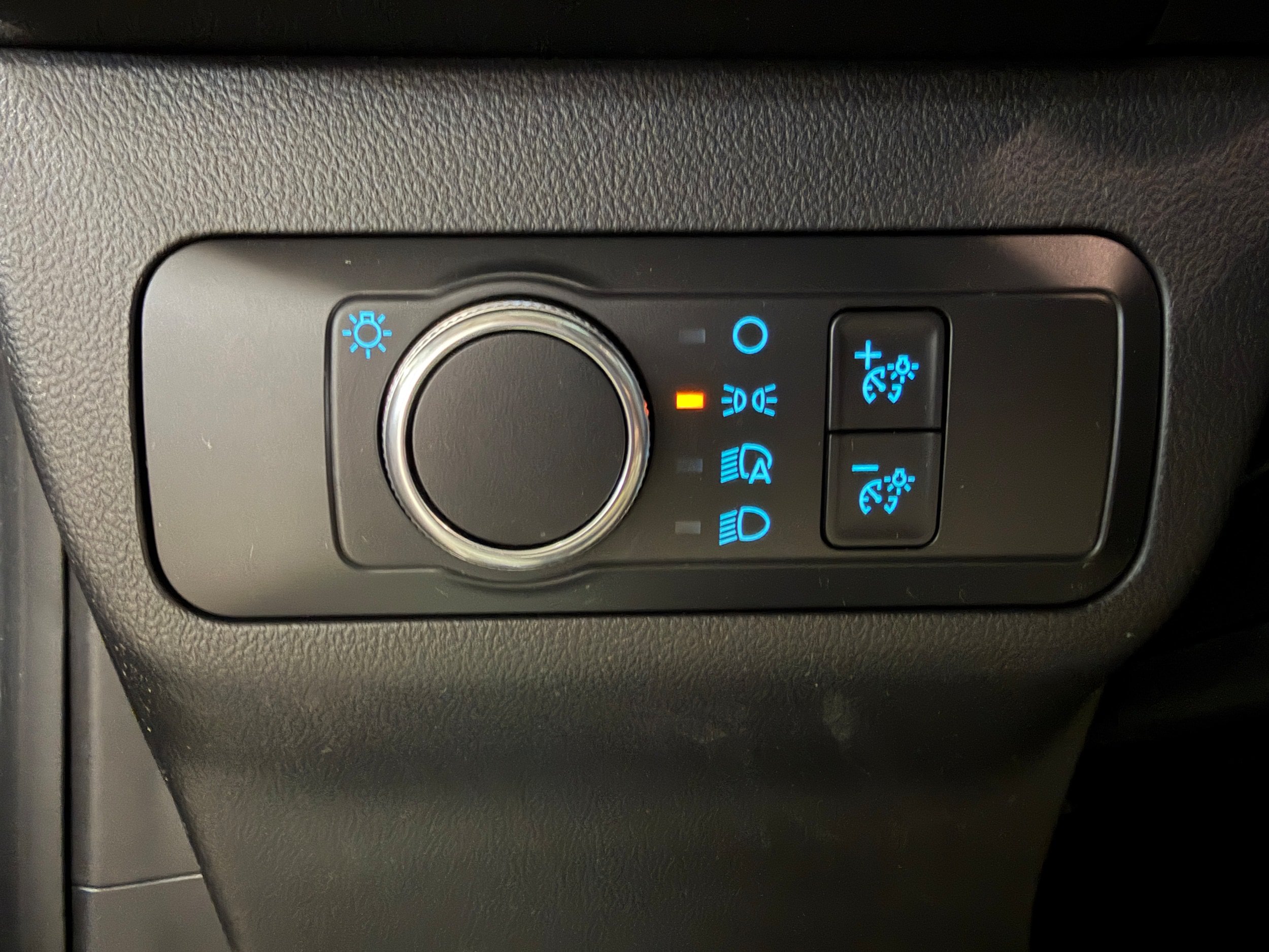 Certified 2020 Ford Escape SE AWD/4WD image 15
