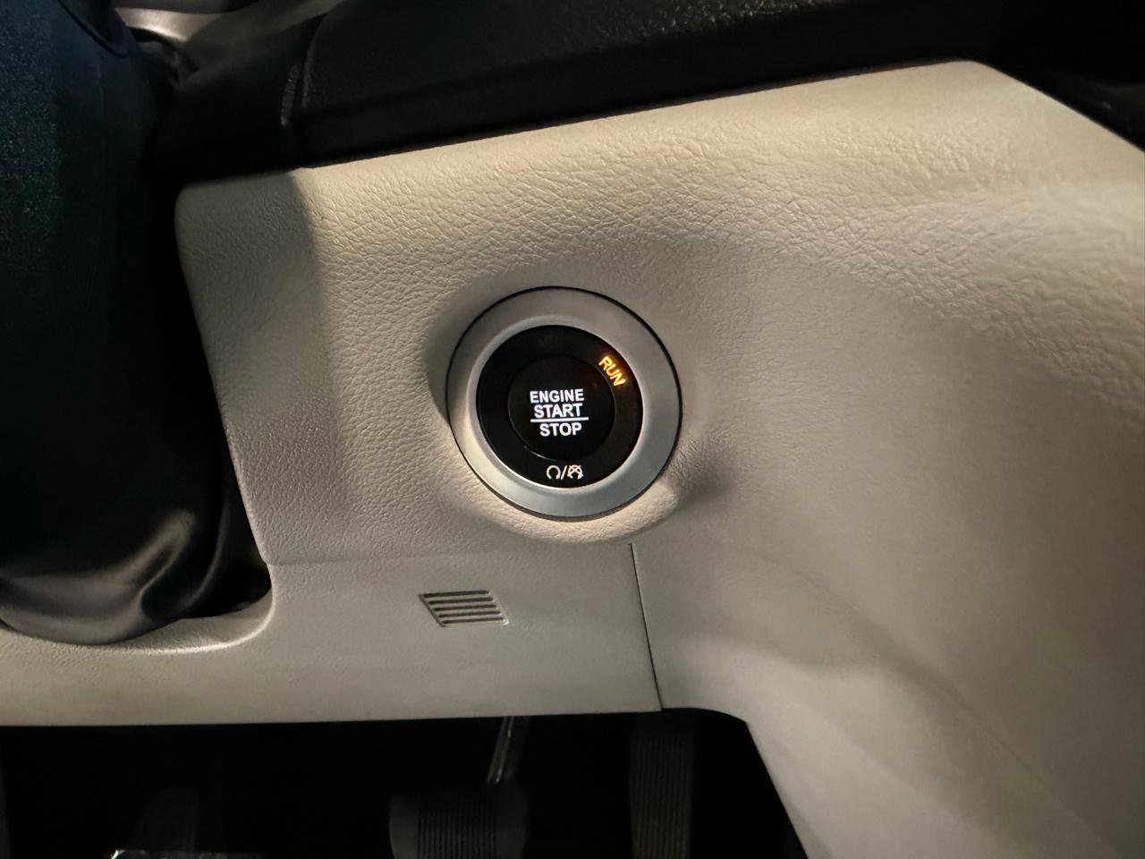 Used 2019 Chrysler Pacifica Touring-L image 44