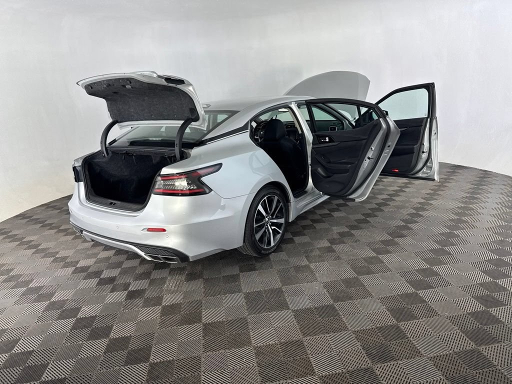 Used 2022 Nissan Maxima SV w/ Floor Mat Group FWD image 15