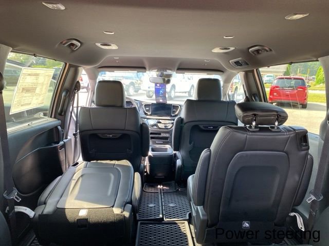 New 2025 Chrysler Pacifica Select w/ Fav Edition Package image 30