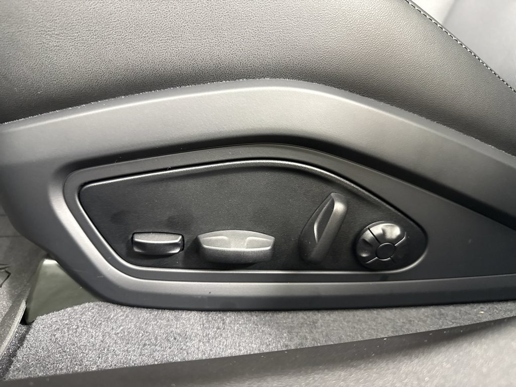 New 2026 Porsche Taycan AWD/4WD image 40