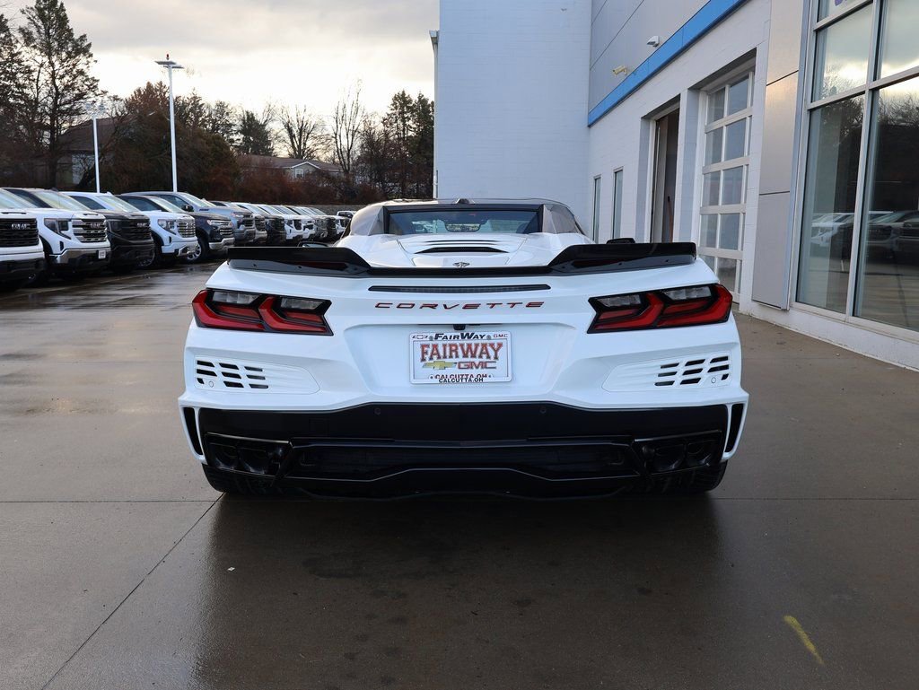 New 2026 Chevrolet Corvette E-Ray w/ Battery Protection Package image 9