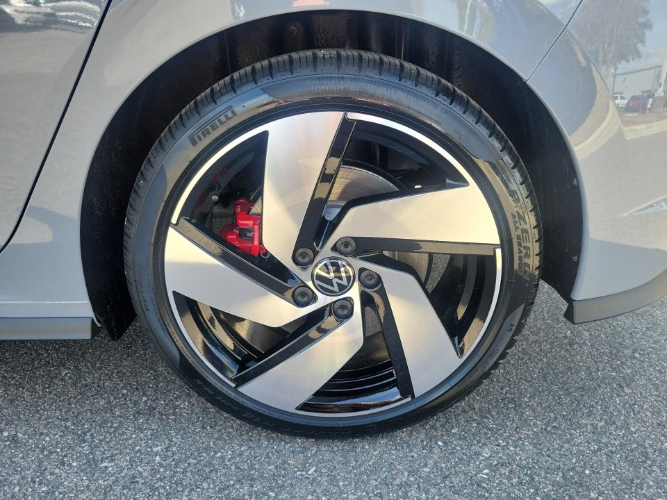 New 2026 Volkswagen Golf S image 25