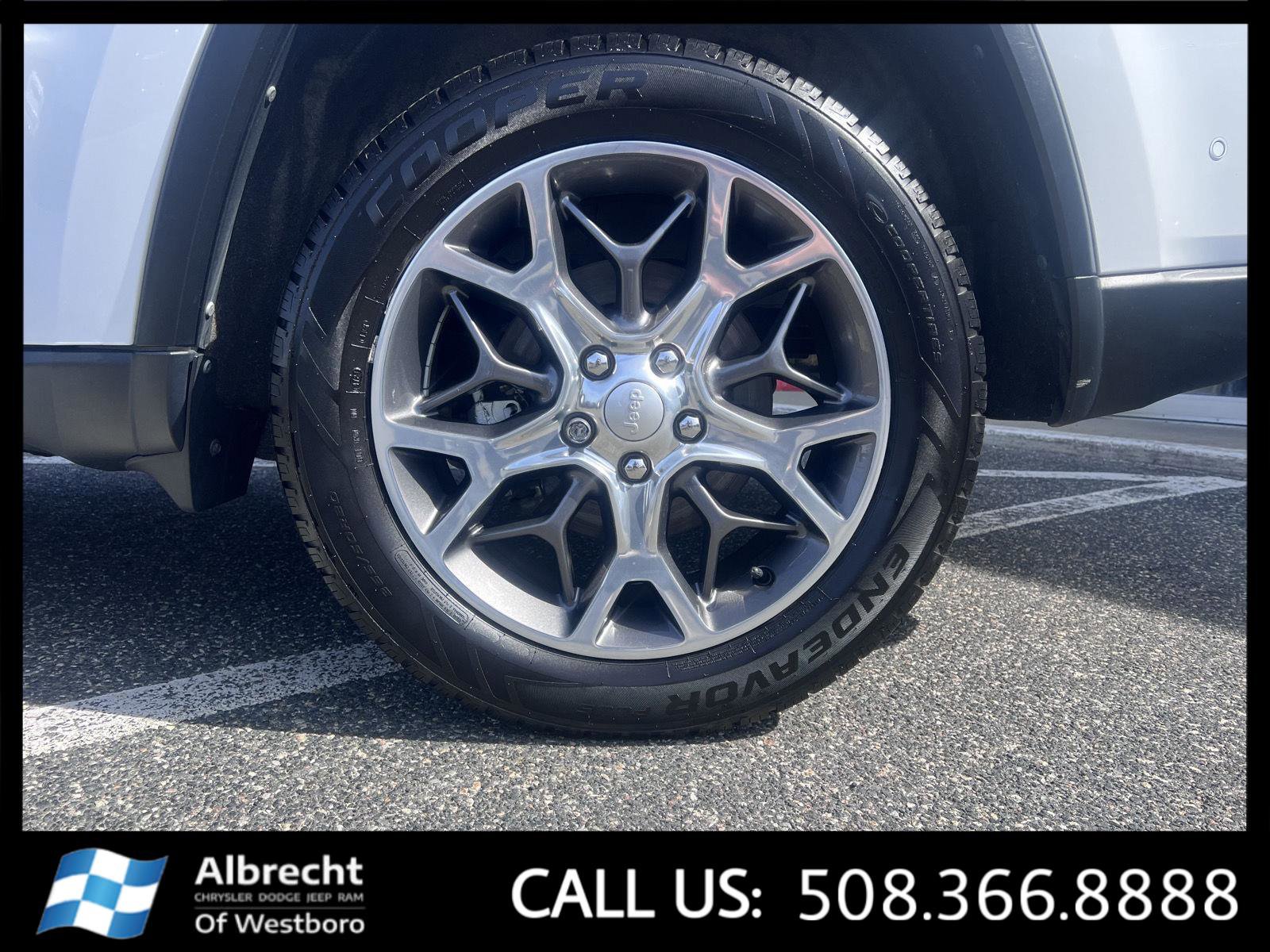 Used 2022 Jeep Grand Cherokee Limited w/ Trailer Tow Group IV image 32