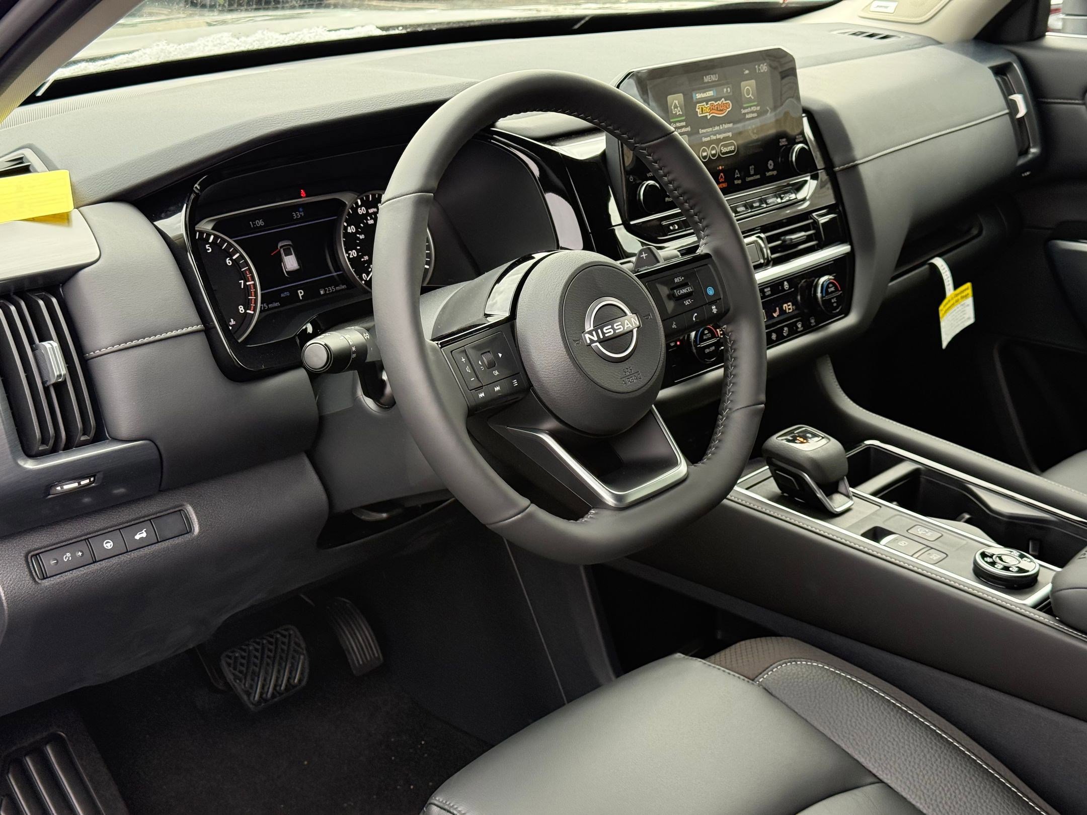 New 2025 Nissan Pathfinder SL w/ SL Premium Package image 3