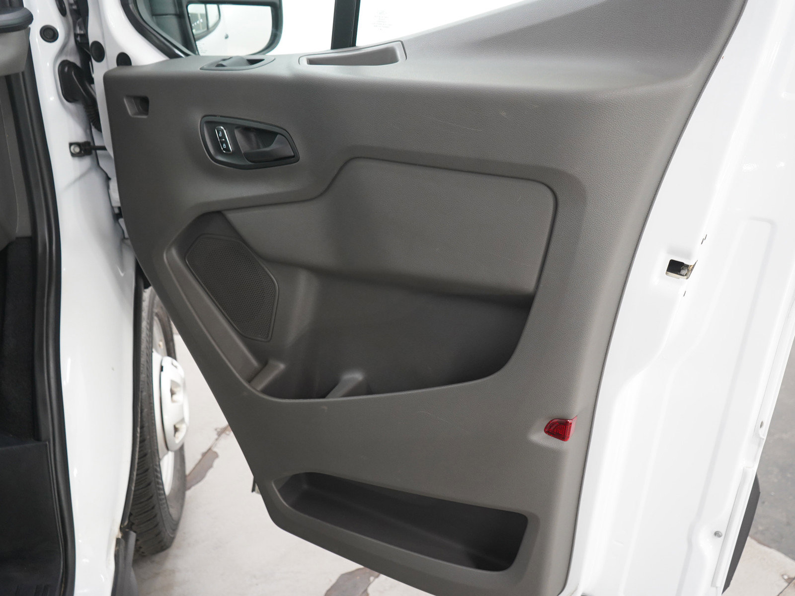Used 2024 Ford Transit 350 XLT image 11