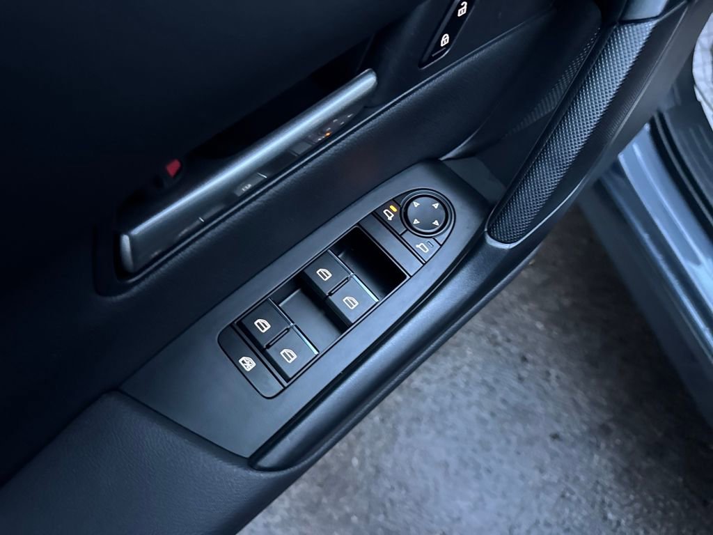 Used 2025 MAZDA CX-50 2.5 Hybrid w/ Preferred Pkg image 11