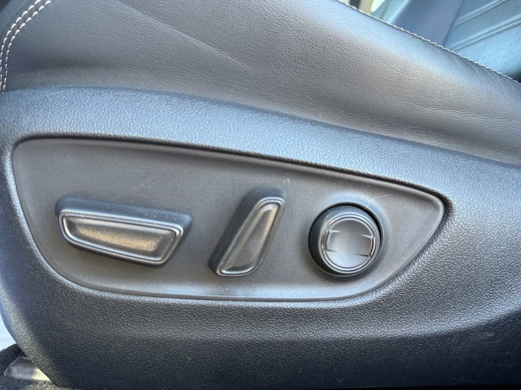 Used 2022 Toyota RAV4 XLE Premium image 16