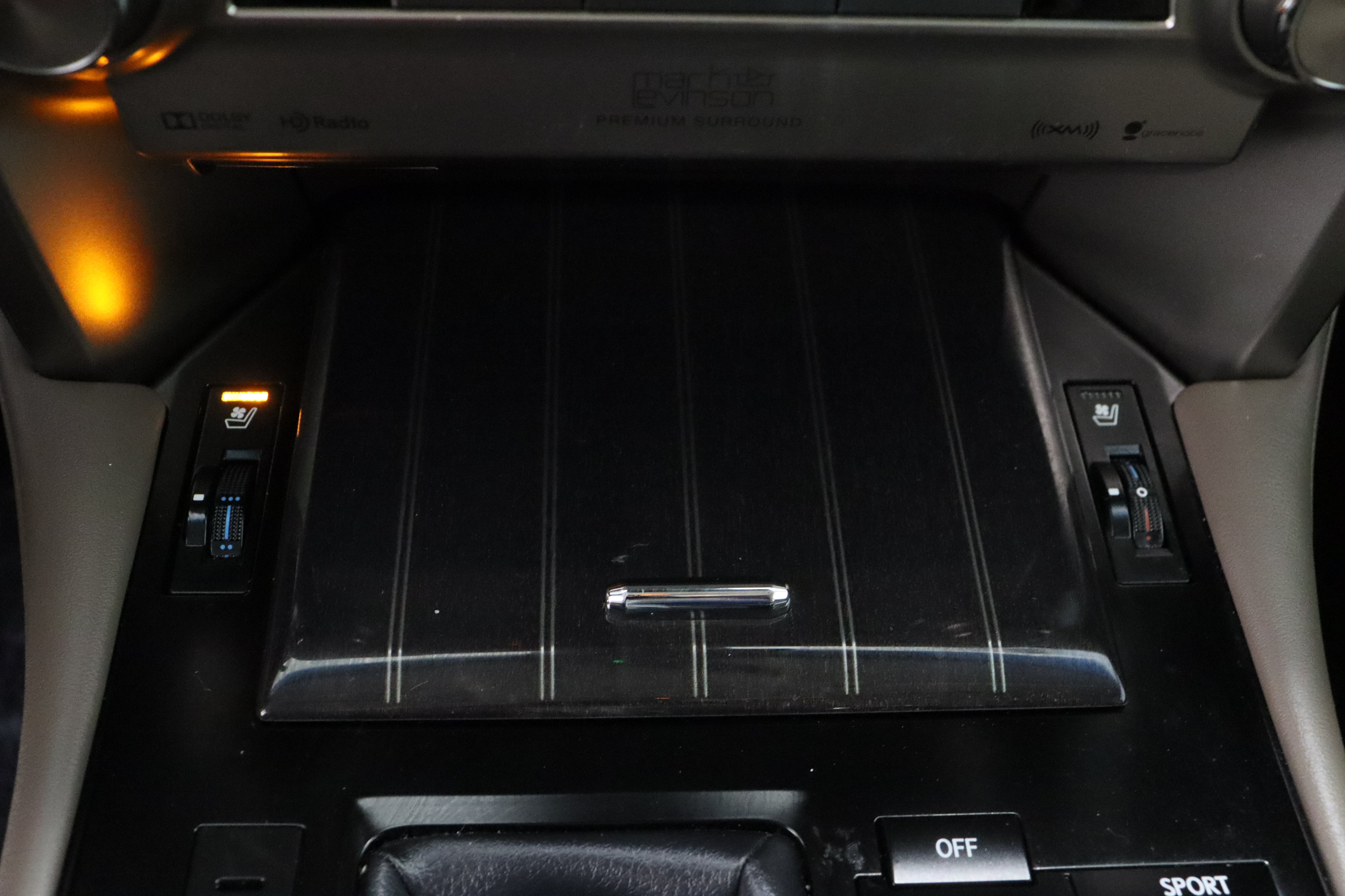 Used 2020 Lexus GX 460 Luxury w/ Accessory Package AWD/4WD image 23