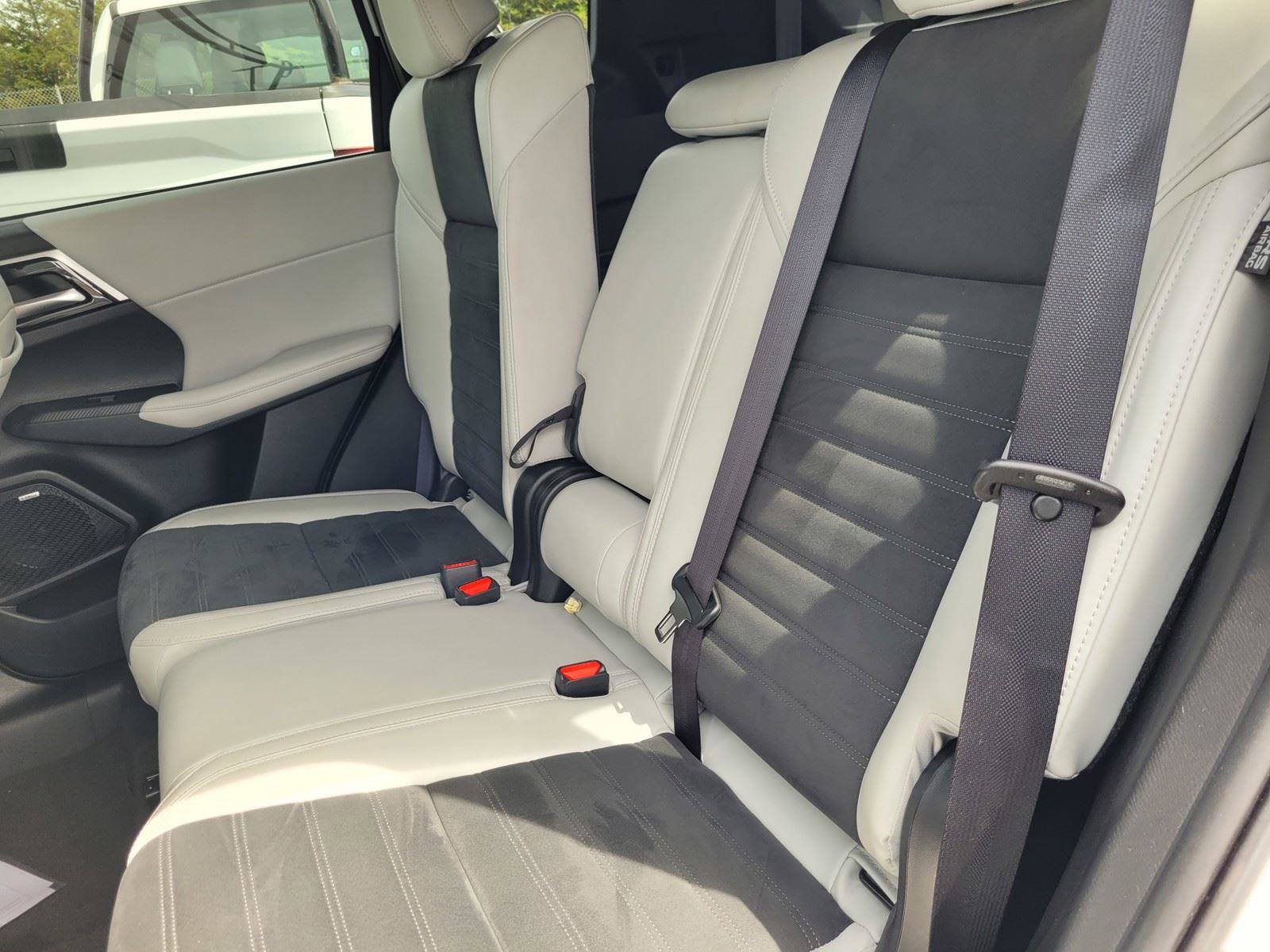 Used 2025 Mitsubishi Outlander SE AWD/4WD image 15