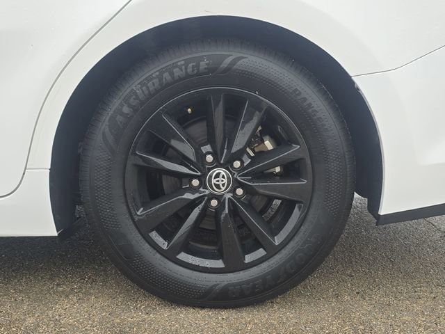 Used 2025 Toyota Camry LE image 32