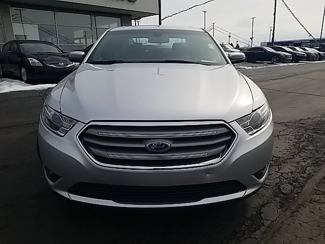 Used 2018 Ford Taurus SEL image 9