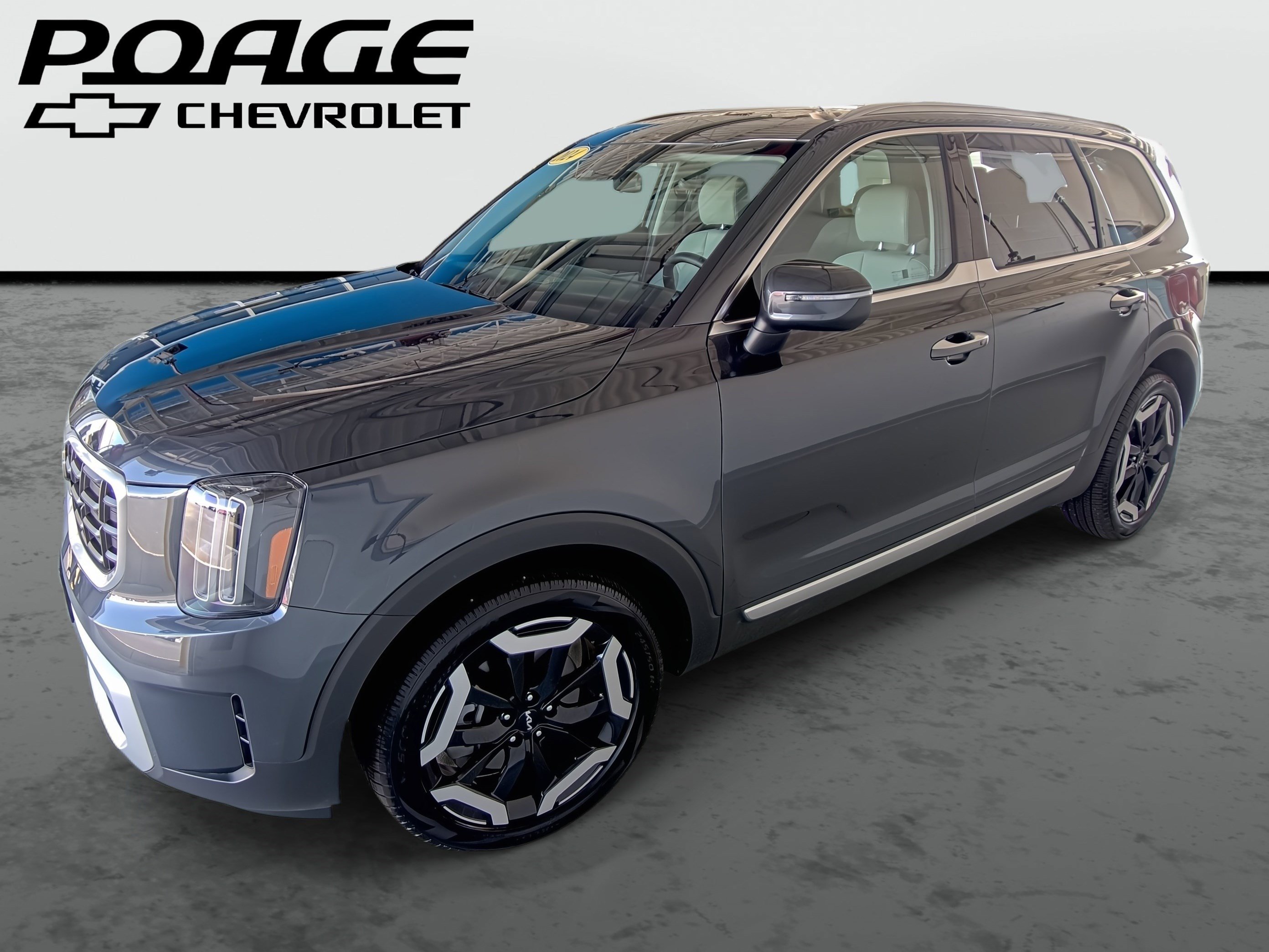 Used 2024 Kia Telluride S w/ S Sunroof Package