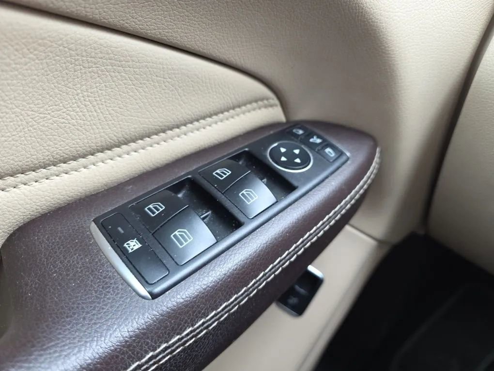 Used 2017 Mercedes-Benz GLS 450 4MATIC image 26