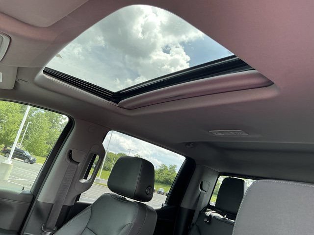 Used 2022 Chevrolet Silverado 1500 LT Trail Boss w/ LT Trail Boss Premium Package AWD/4WD image 18