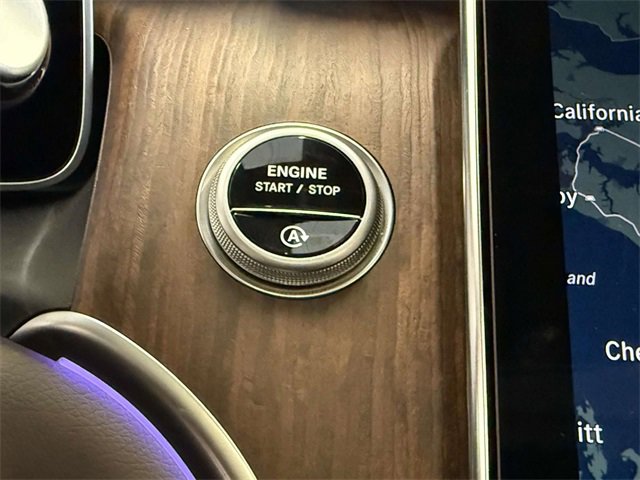 Used 2025 Mercedes-Benz GLC 300 4MATIC image 24