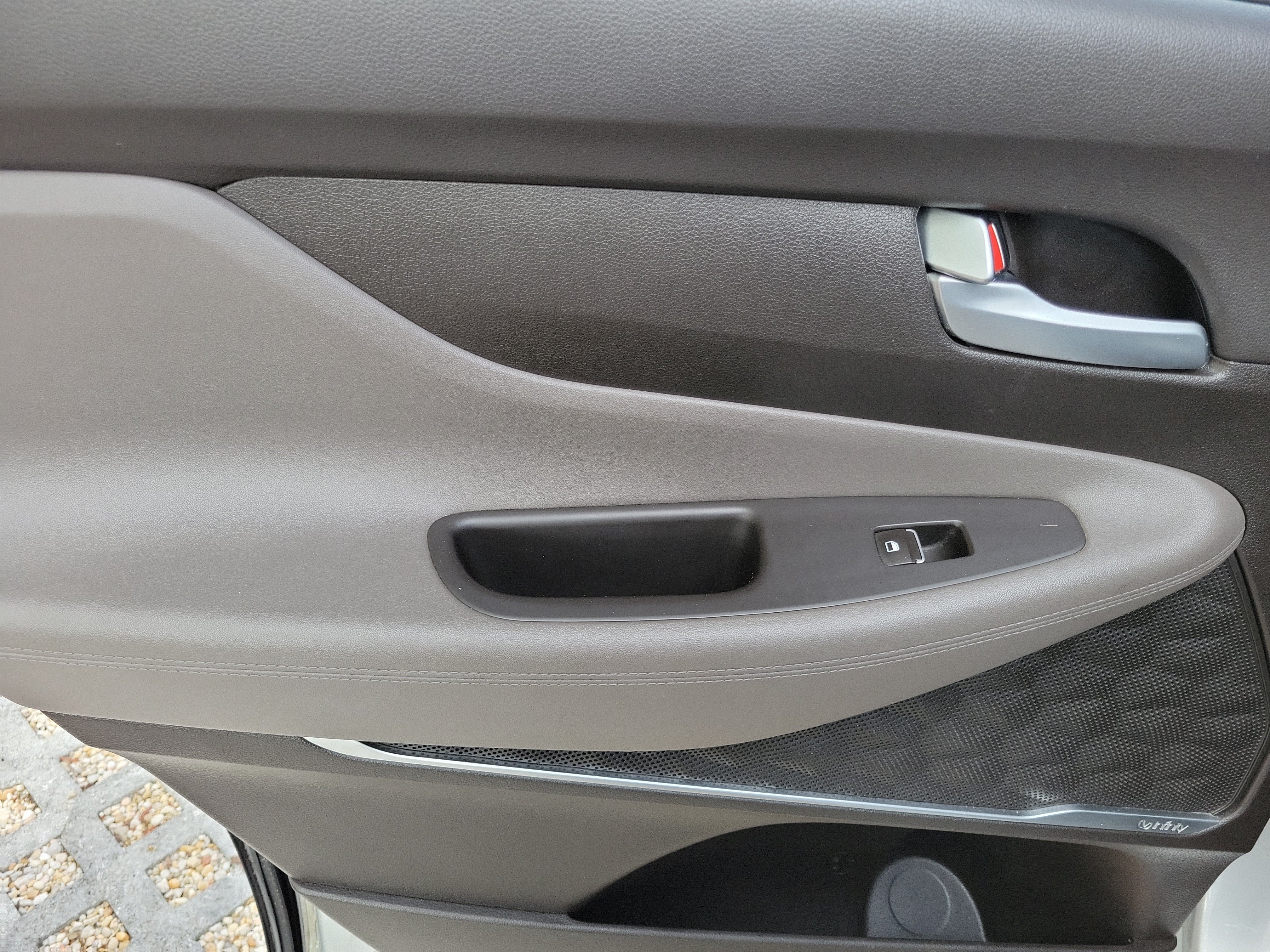 Used 2019 Hyundai Santa Fe SEL FWD image 16