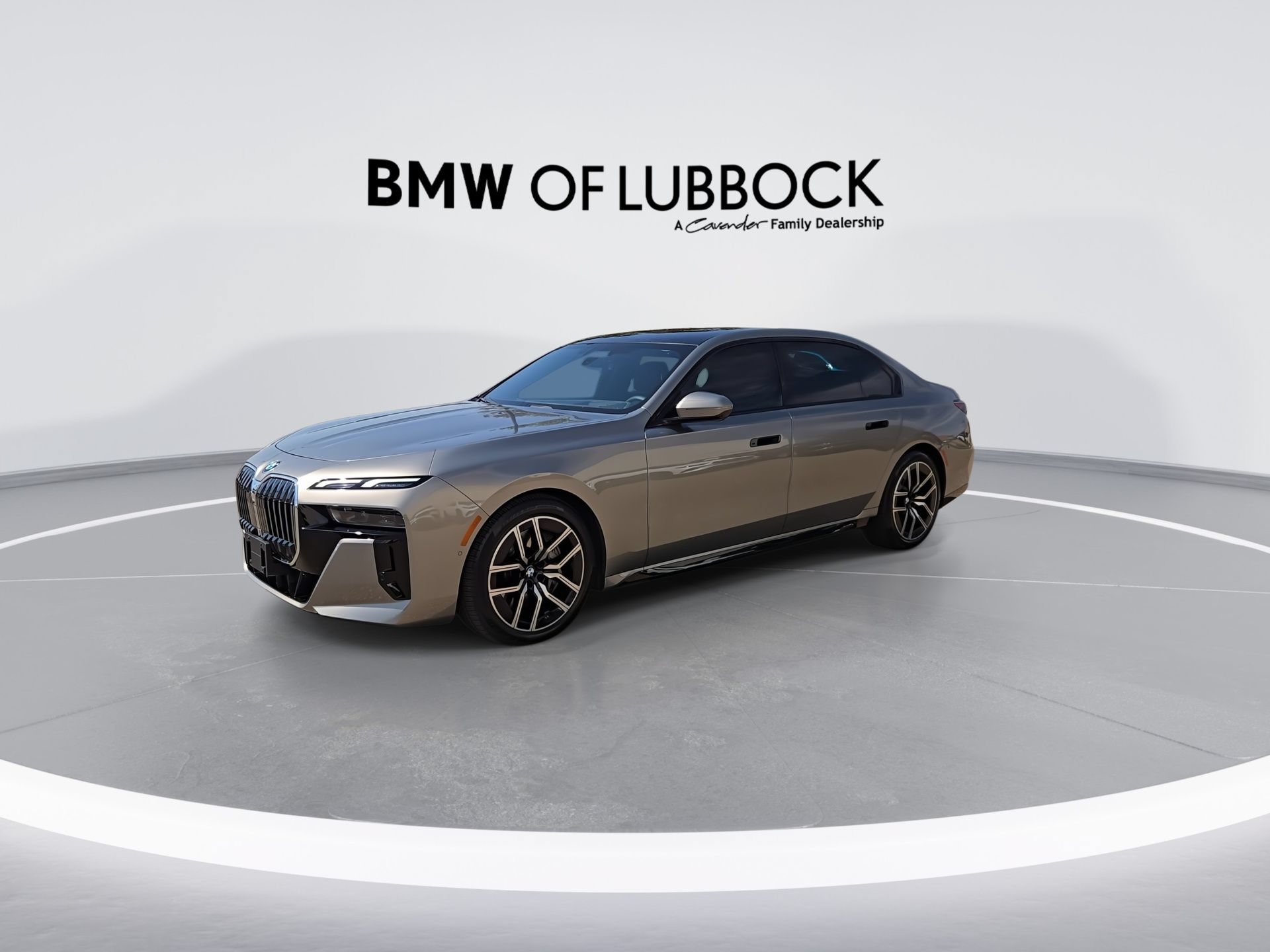 Used 2023 BMW 760i xDrive AWD/4WD image 4