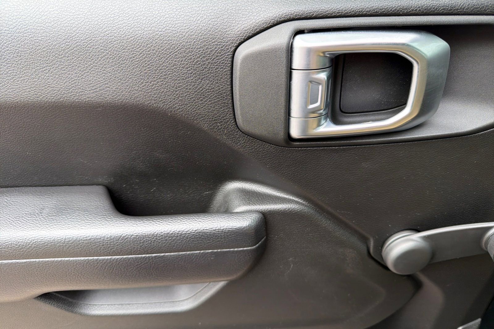 Used 2023 Jeep Wrangler Willys image 11