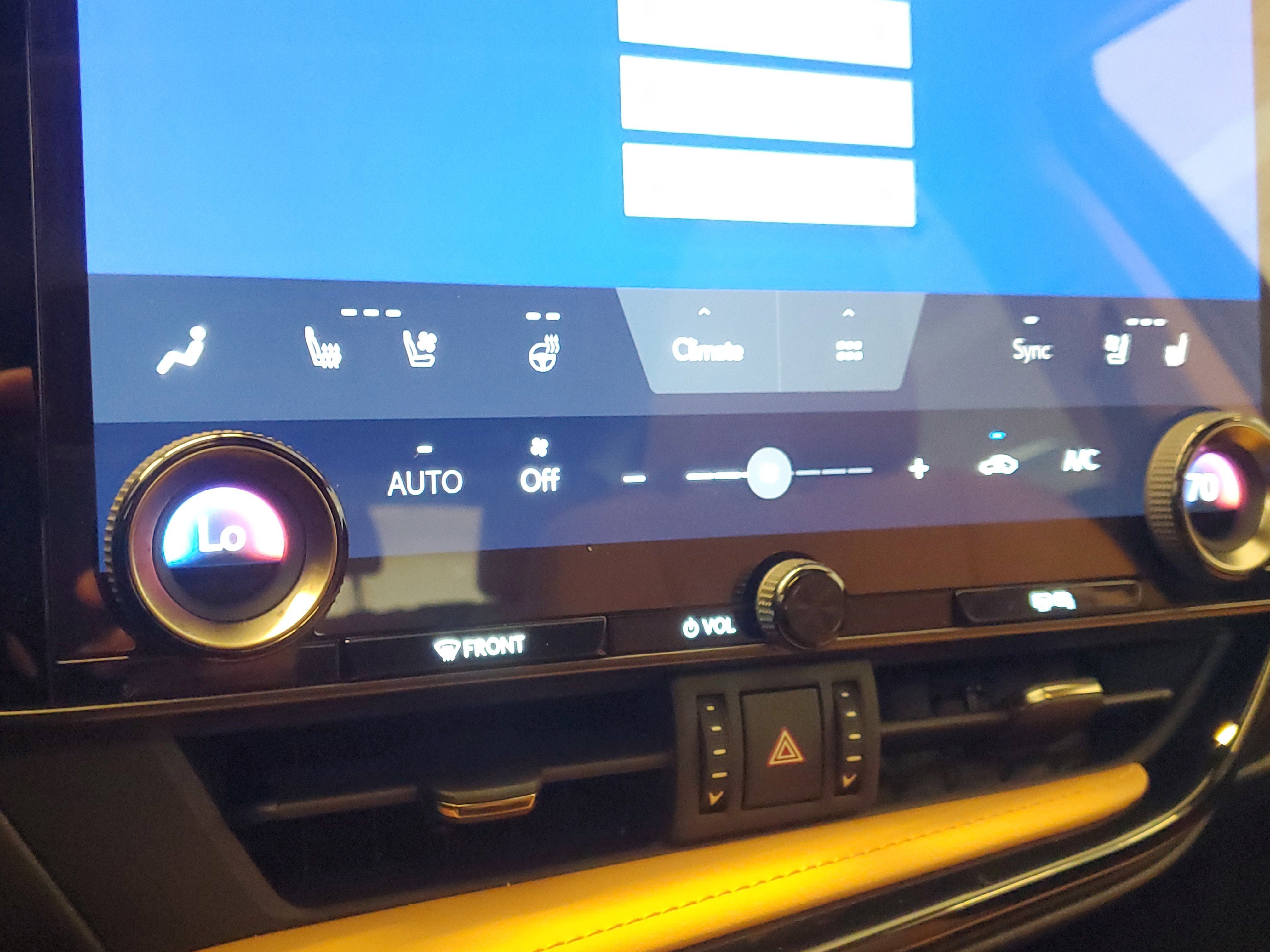 Used 2023 Lexus NX 350h NX 350h Premium image 33