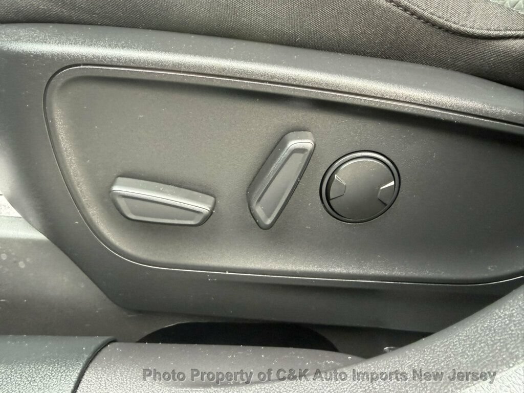 Used 2023 Ford Escape Active AWD/4WD image 19