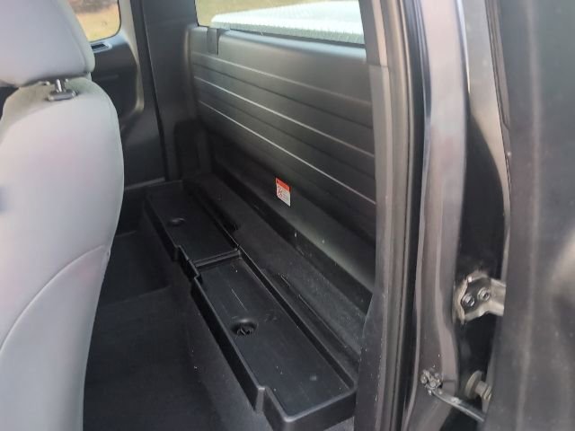 Used 2016 Toyota Tacoma SR image 3