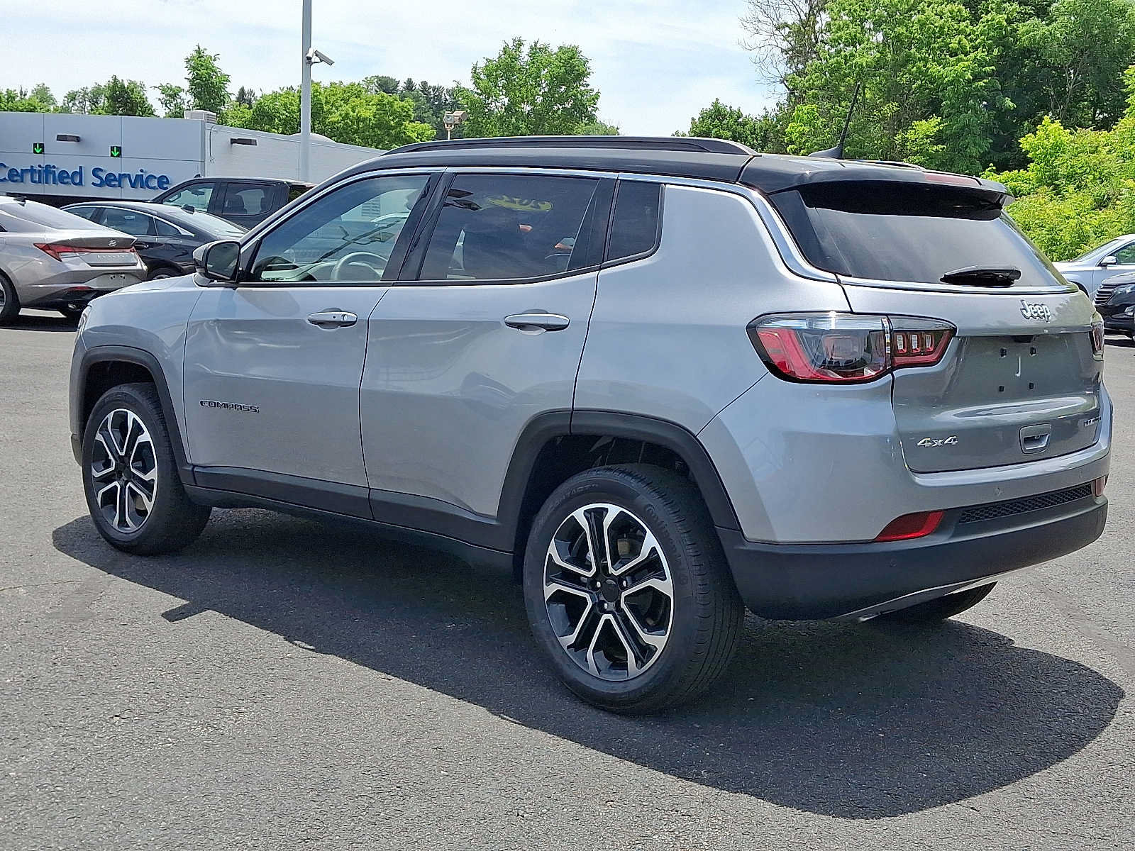 Used 2024 Jeep Compass Limited AWD/4WD image 4
