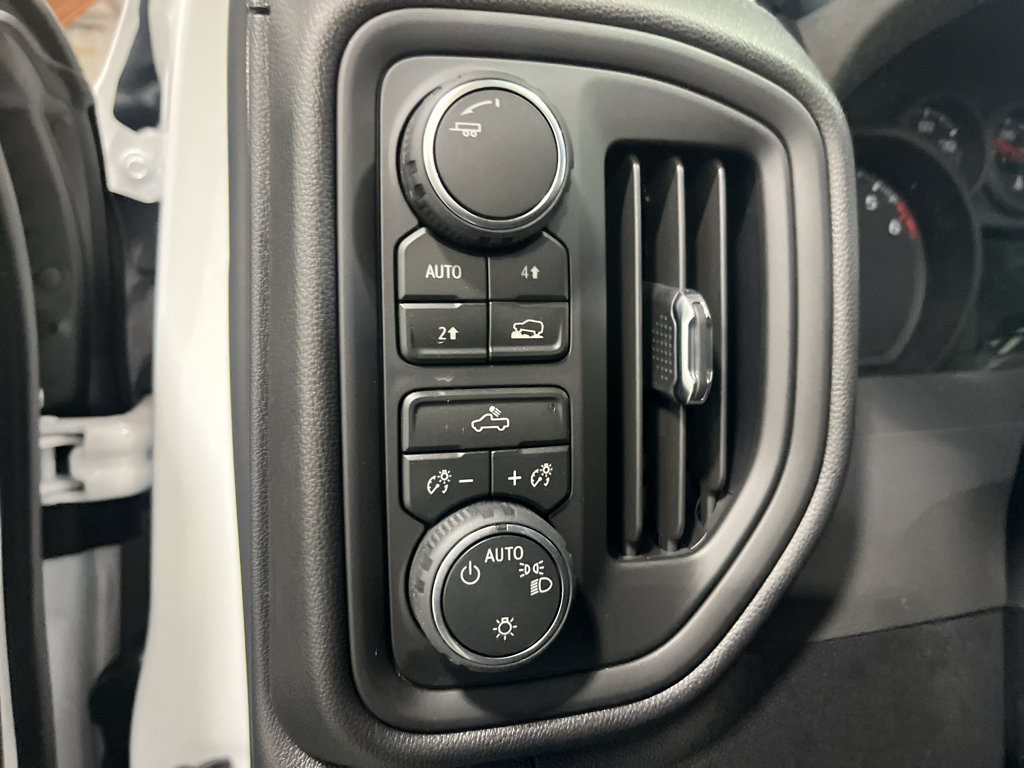 New 2026 Chevrolet Silverado 1500 Custom w/ Turbomax Blackout Package AWD/4WD image 33