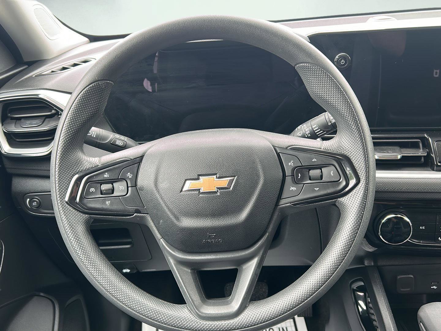 Used 2024 Chevrolet TrailBlazer LT w/ Driver Confidence Package FWD image 10