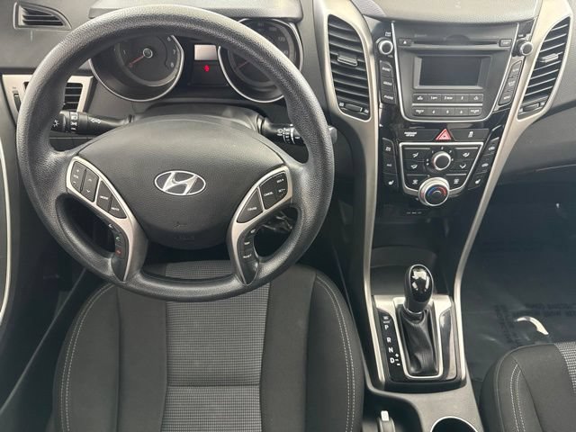 Used 2016 Hyundai Elantra GT FWD image 25
