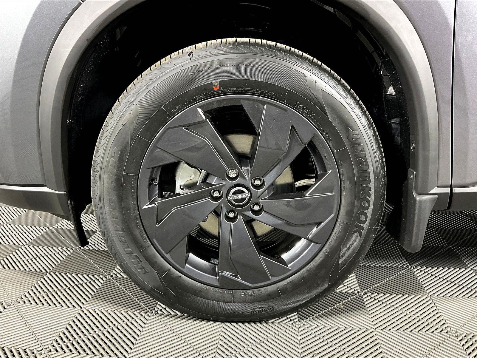 New 2026 Nissan Rogue SV w/ Cold Weather Package AWD/4WD image 23