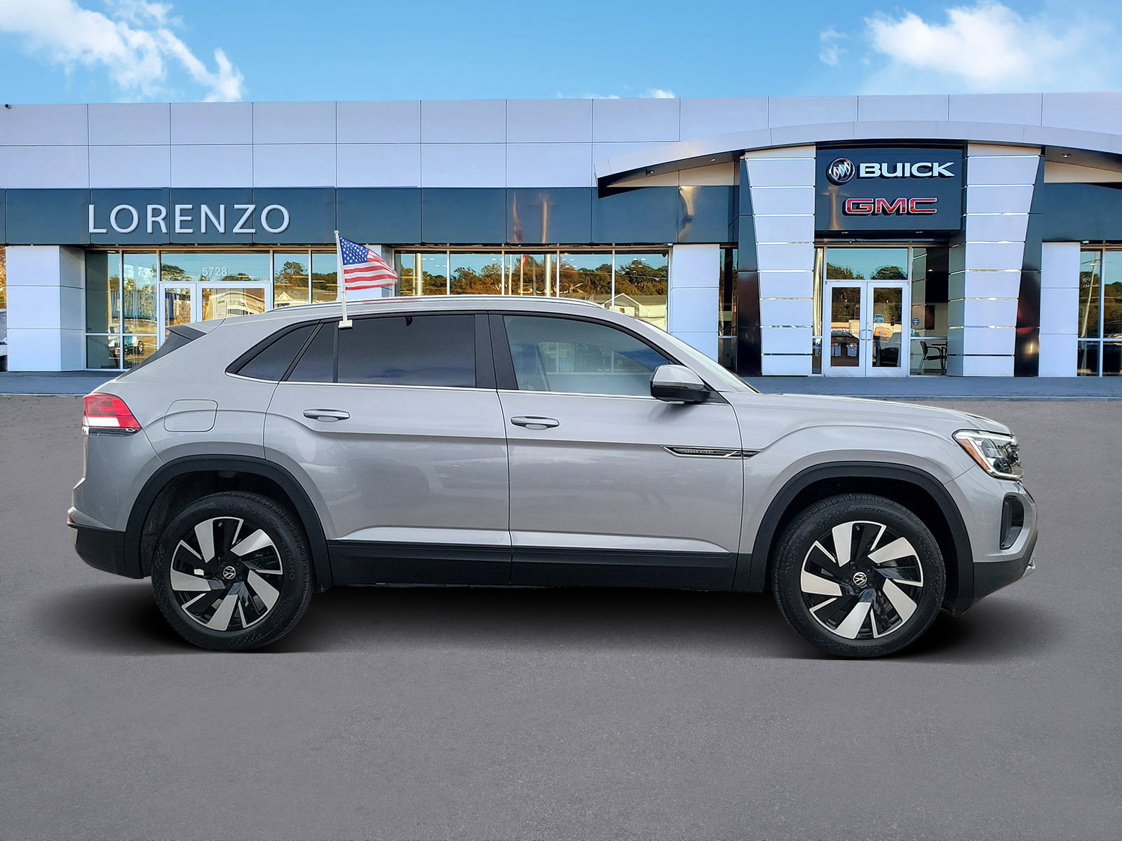 Used 2024 Volkswagen Atlas Cross Sport SE image 4