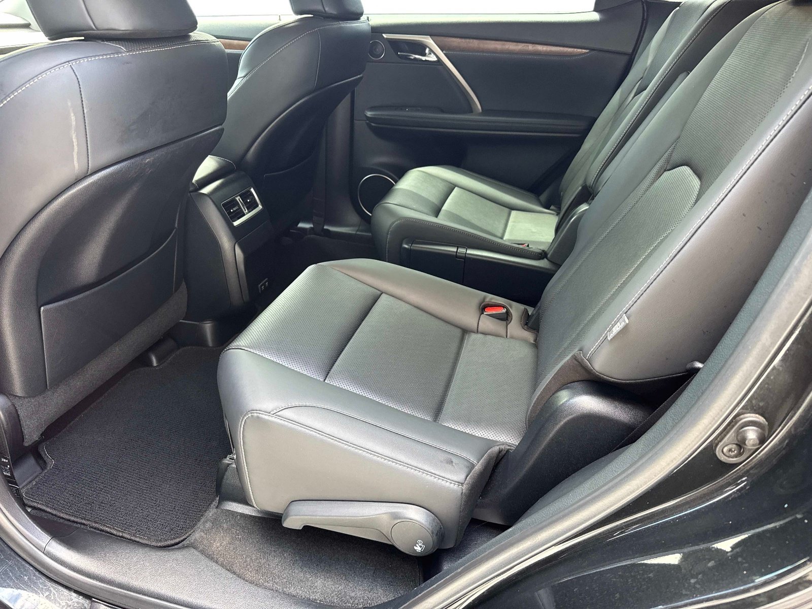Certified 2022 Lexus RX 350L Premium w/ Premium Package AWD/4WD image 15