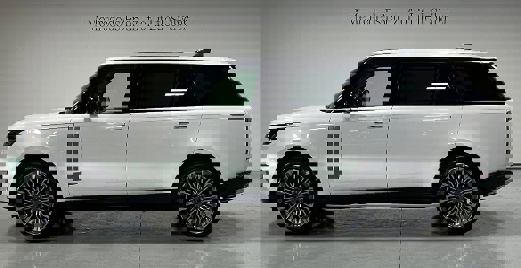 Used 2024 Land Rover Range Rover Long Wheelbase SE image 2