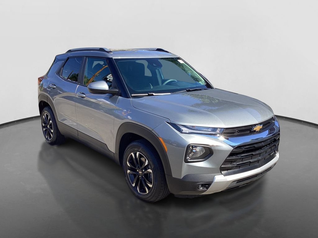 Used 2023 Chevrolet TrailBlazer LT w/ Convenience Package AWD/4WD image 3