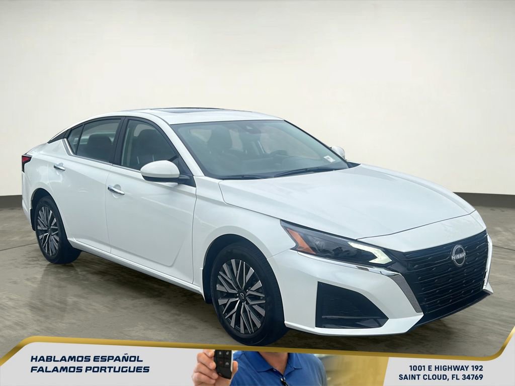 Used 2025 Nissan Altima 2.5 SV w/ SV Premium Package image 8