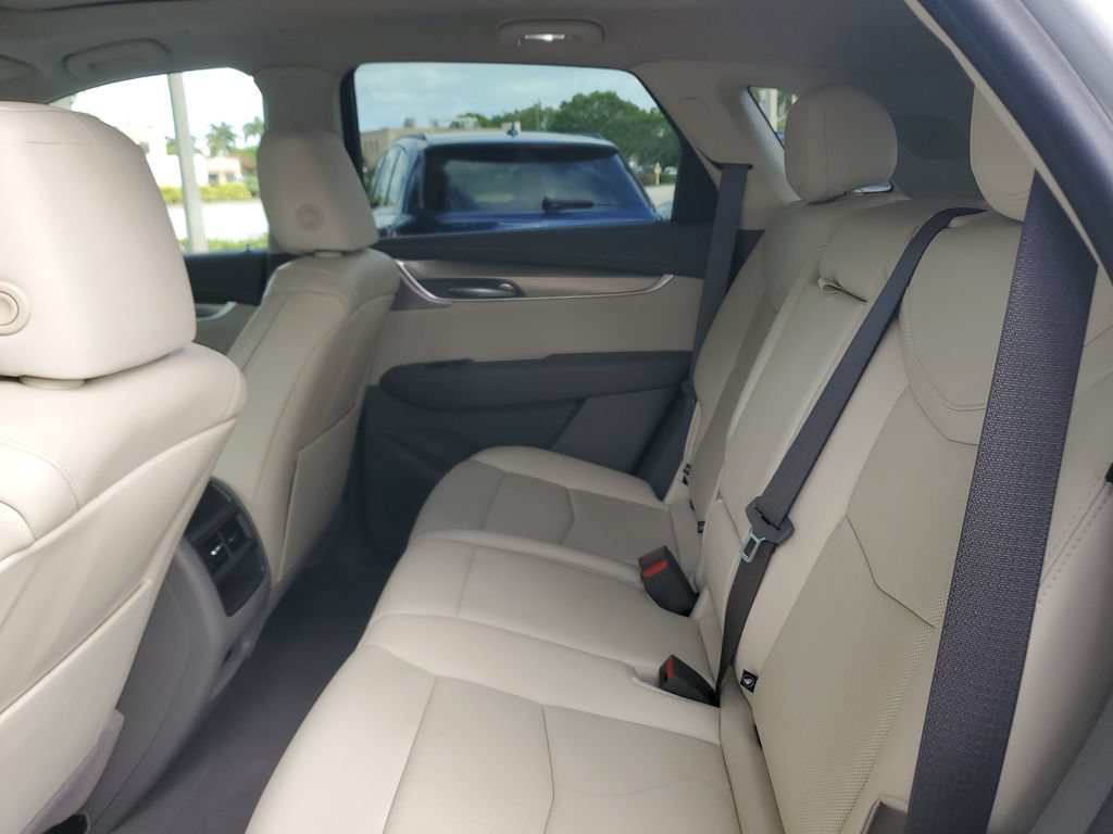 Certified 2023 Cadillac XT5 Premium Luxury w/ Technology Package FWD image 14