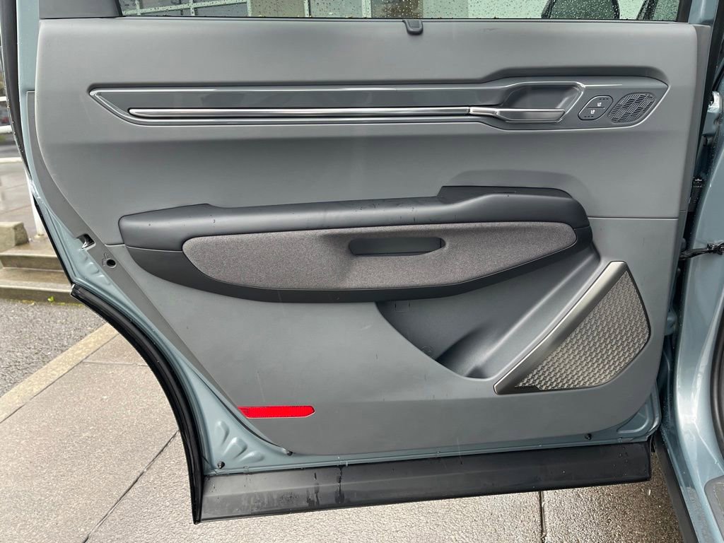 Used 2024 Kia EV9 Land image 13