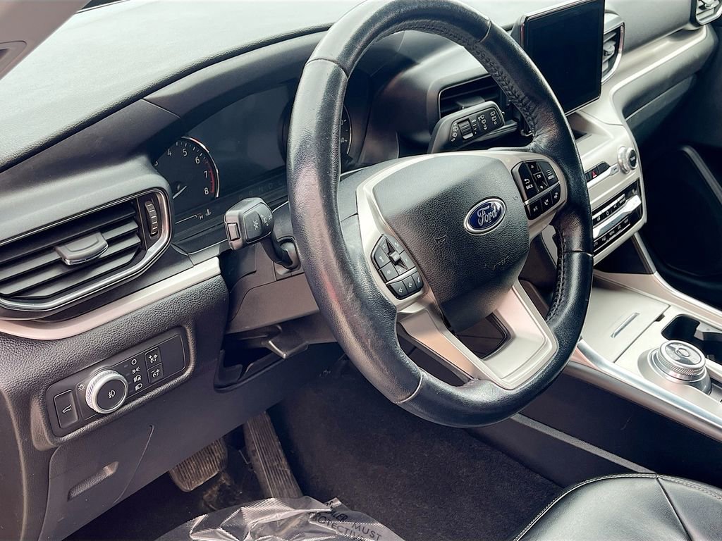 Used 2021 Ford Explorer XLT w/ Equipment Group 202A image 11