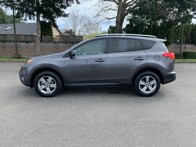 Used 2015 Toyota RAV4 XLE FWD image 2