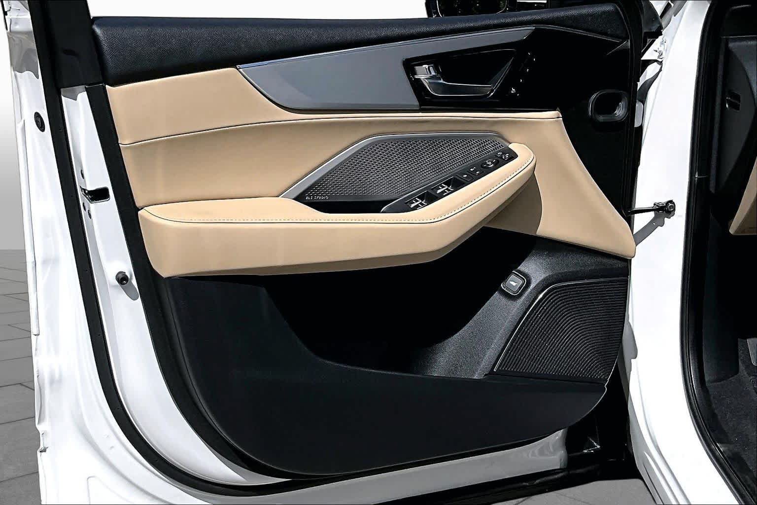 Certified 2024 Acura MDX w/ Technology Package FWD image 26
