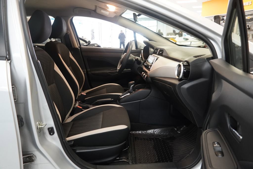 Used 2021 Nissan Versa SV image 24
