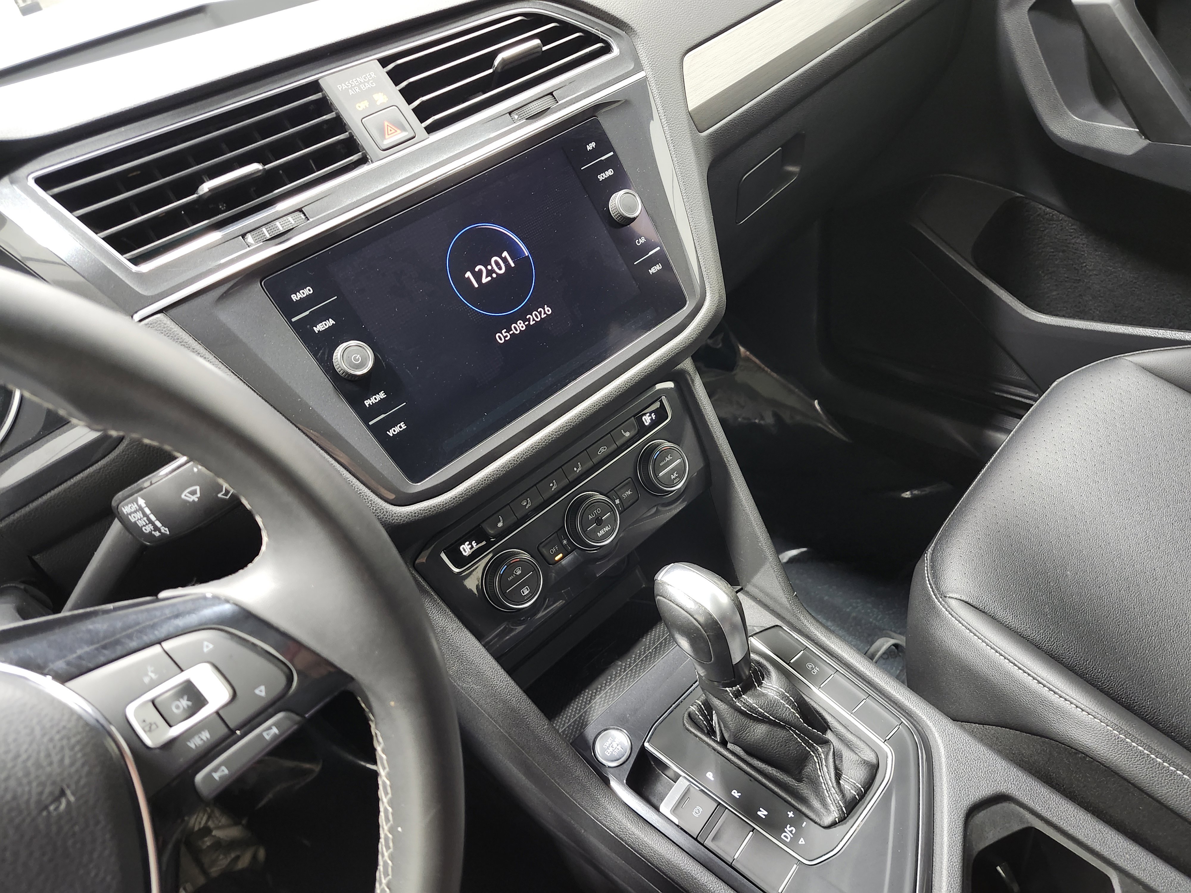 Used 2021 Volkswagen Tiguan SE FWD image 29