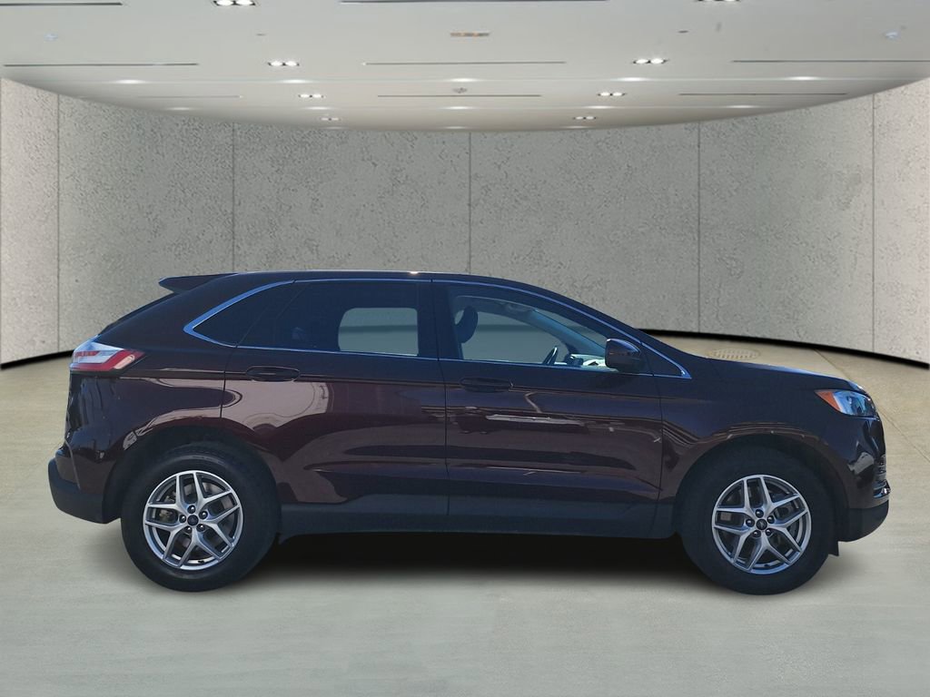 Used 2024 Ford Edge SEL image 4