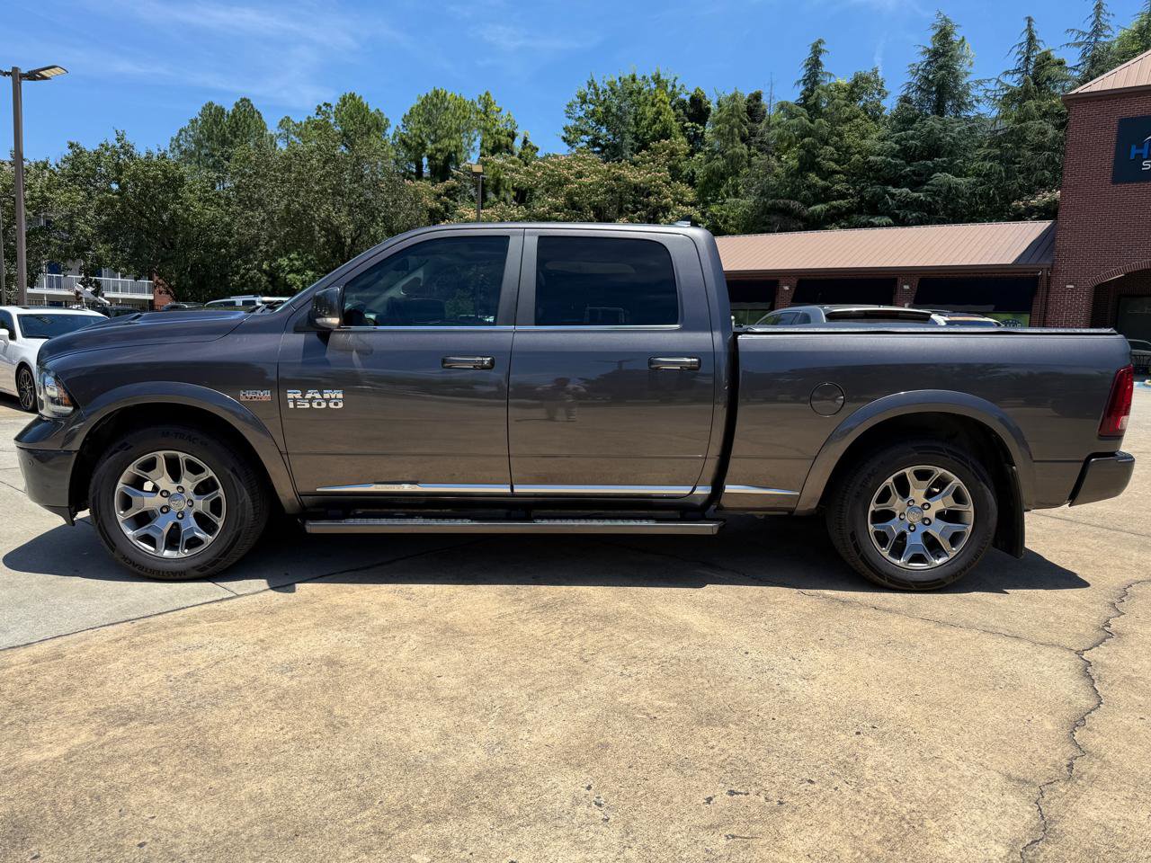 Used 2018 RAM 1500 Limited AWD/4WD image 2